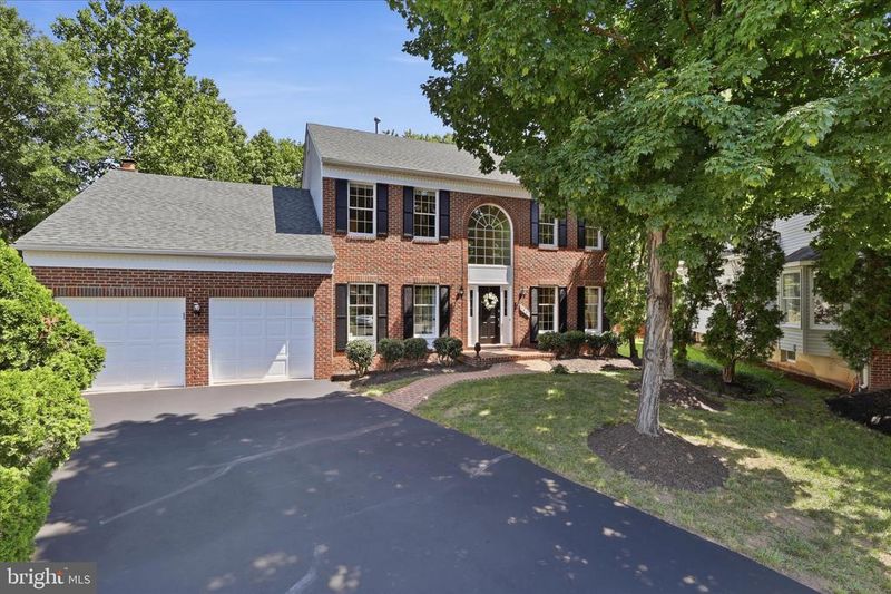 3801 Wheatgrain Ln, Fairfax, VA 22033
