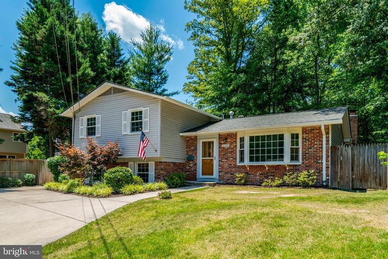 8236 Governors Ct, Alexandria, VA 22308
