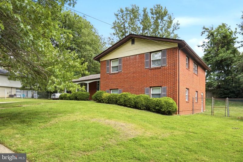 1011 Devere Dr, Silver Spring, MD 20903