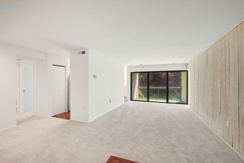 423 Christopher Ave #20, Gaithersburg, MD 20879