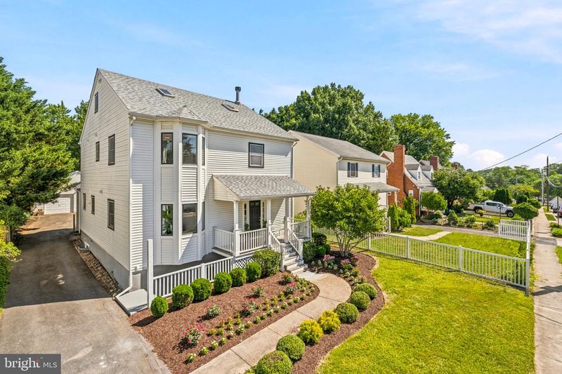 3543 18th St S, Arlington, VA 22204