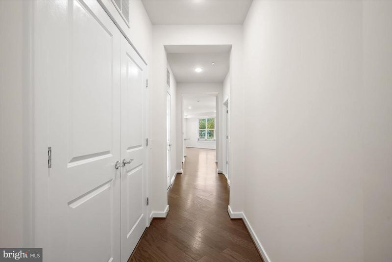 3985 Norton Pl #101, Fairfax, VA 22030