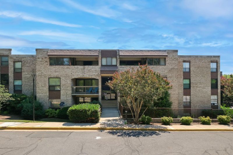 423 Christopher Ave #20, Gaithersburg, MD 20879