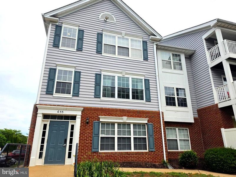 655 Constellation Sq SE #B, Leesburg, VA 20175