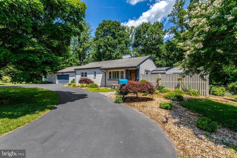 6616 Braddock, Annandale, VA 22003