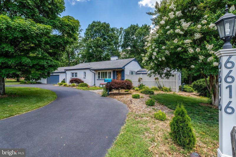 6616 Braddock, Annandale, VA 22003