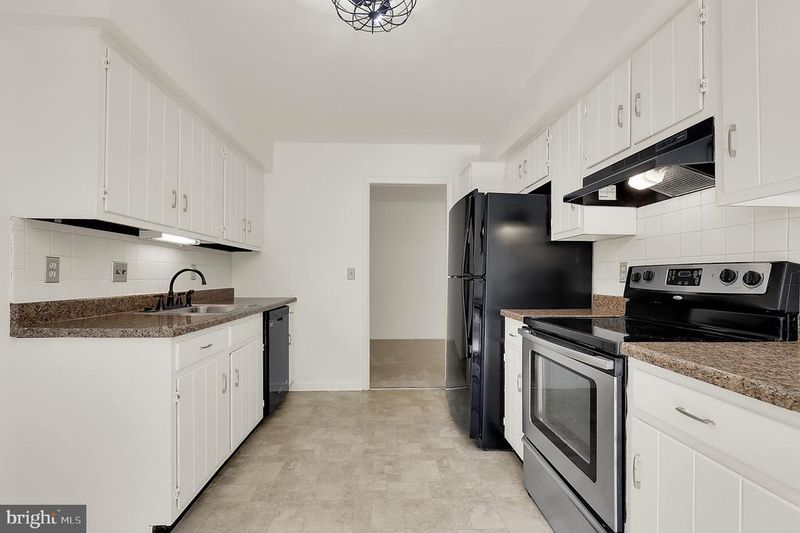 100 Chapel Ct #323, Walkersville, MD 21793