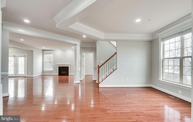 42695 Macauley Pl, Ashburn, VA 20148