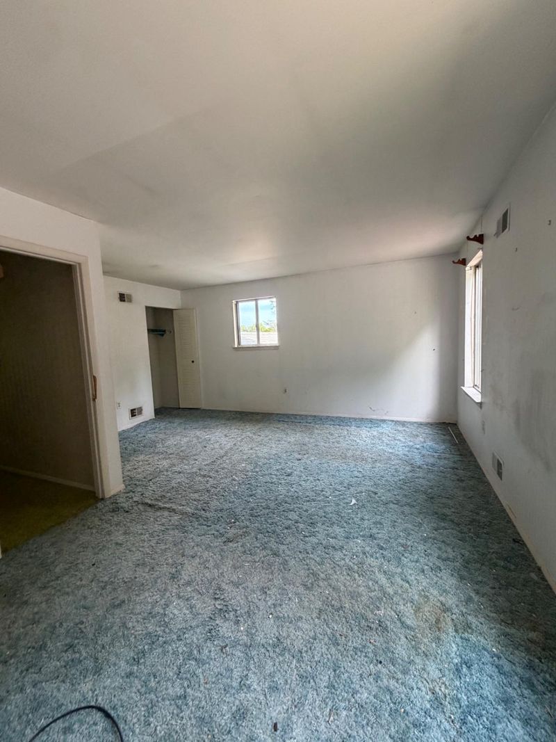 913 Windmill Ln, Silver Spring, MD 20905