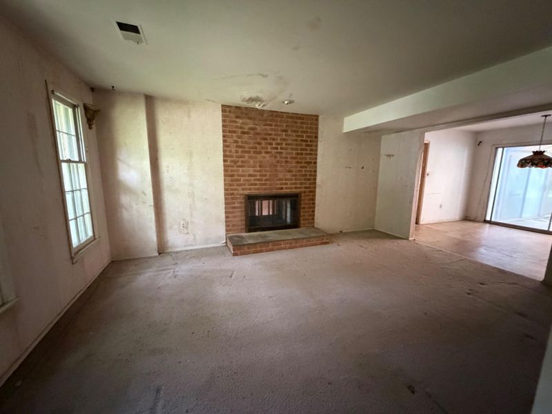 913 Windmill Ln, Silver Spring, MD 20905