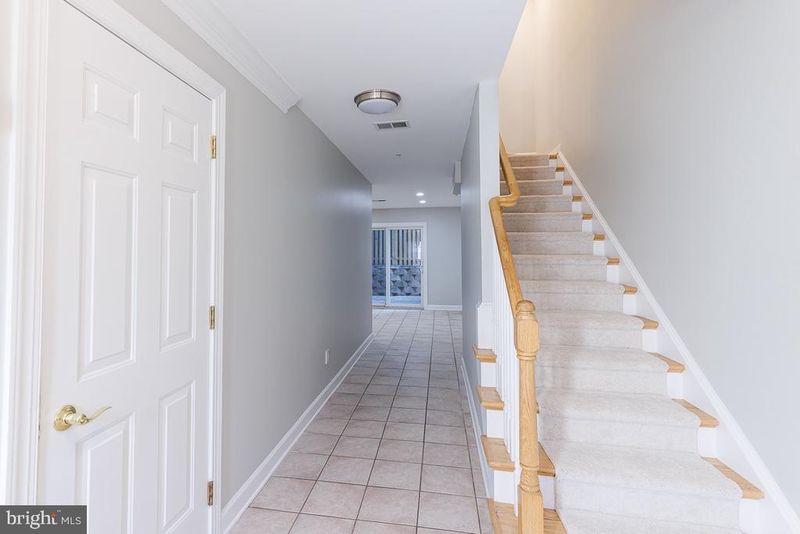 504 N Thomas St #J, Arlington, VA 22203