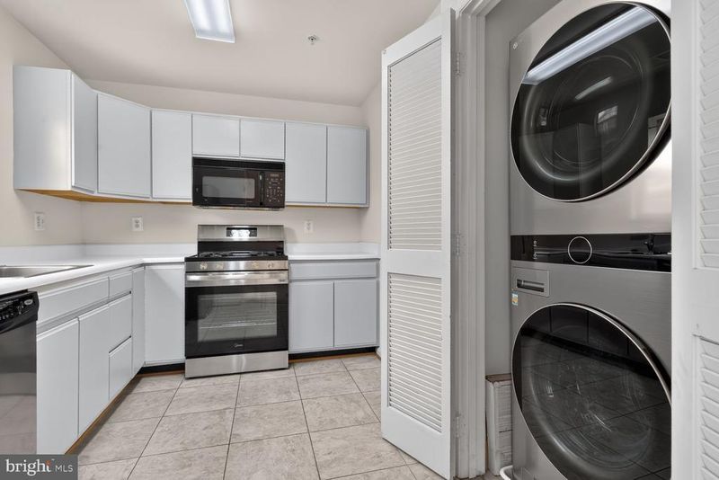 655 Constellation Sq SE #B, Leesburg, VA 20175