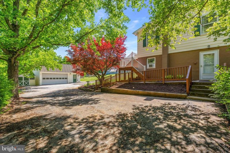 11312 Highland School Rd, Myersville, MD 21773