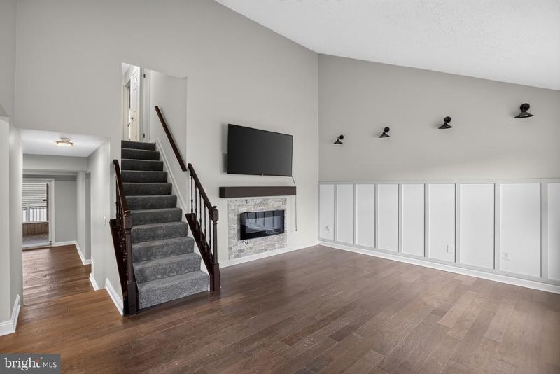 325 Double Eagle Dr, Linthicum Heights, MD 21090