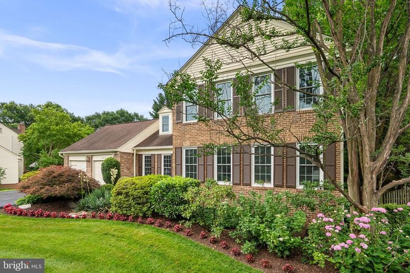 5820 Magic Mountain Dr, Rockville, MD 20852