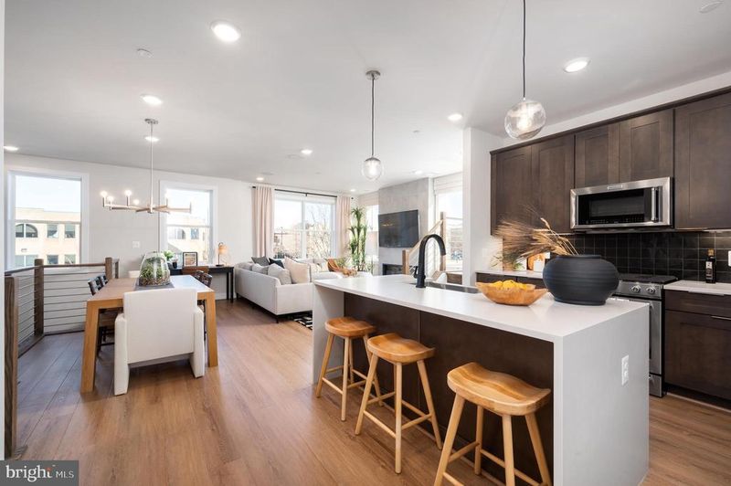 131 Warburton St, Alexandria, VA 22304