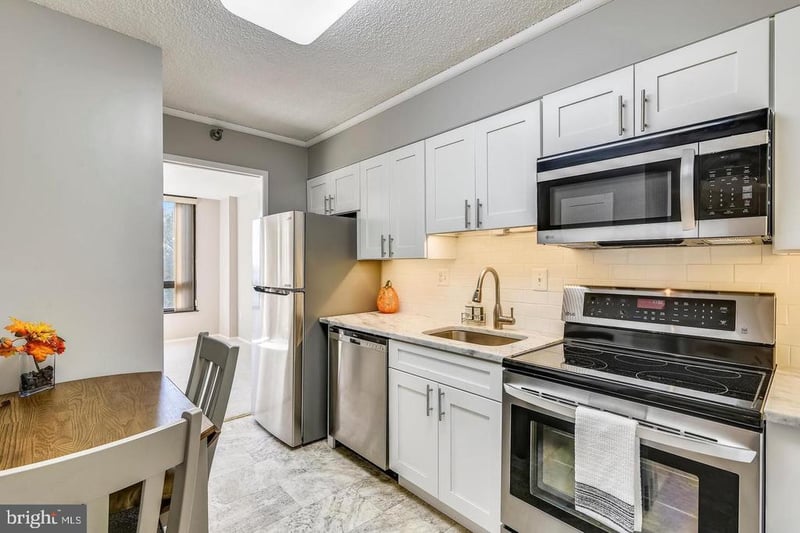 1808 Old Meadow Rd #910, Mclean, VA 22102