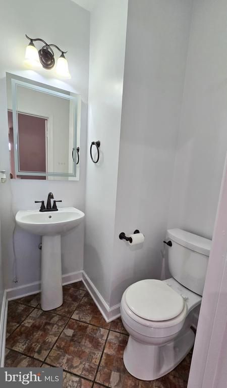 4248 Ashmere Cir, Dumfries, VA 22025