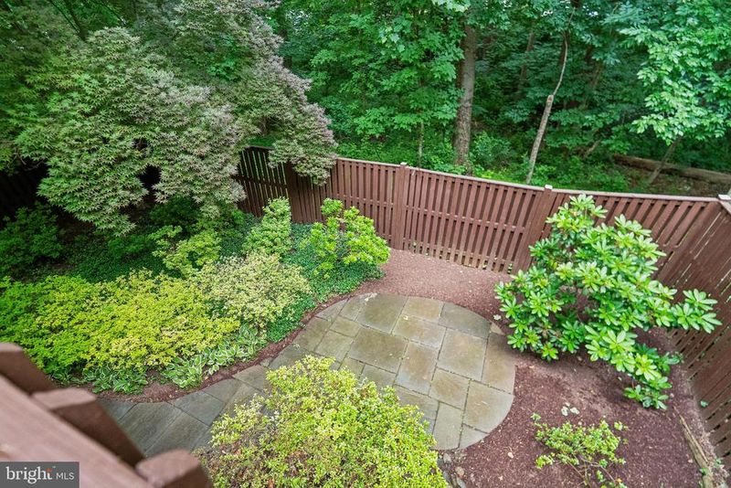 2 Tivoli Lake Ct, Silver Spring, MD 20906