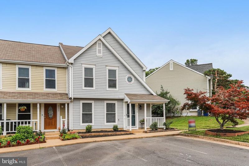 22375 Stablehouse Dr, Sterling, VA 20164