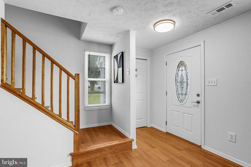 22375 Stablehouse Dr, Sterling, VA 20164
