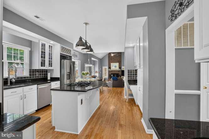 7919 Bracksford Ct, Fairfax Station, VA 22039