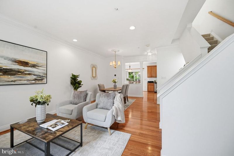 112 Cahill Dr, Alexandria, VA 22304