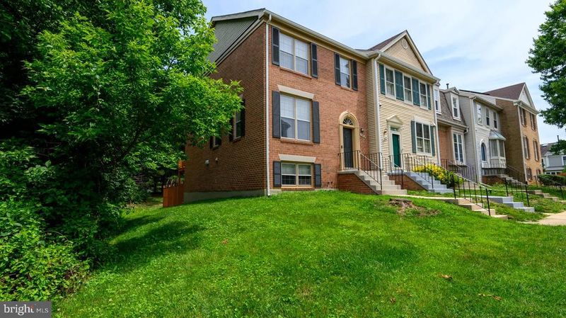 2832 Strauss Ter, Silver Spring, MD 20904