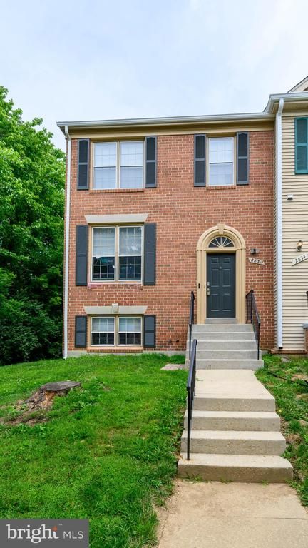 2832 Strauss Ter, Silver Spring, MD 20904