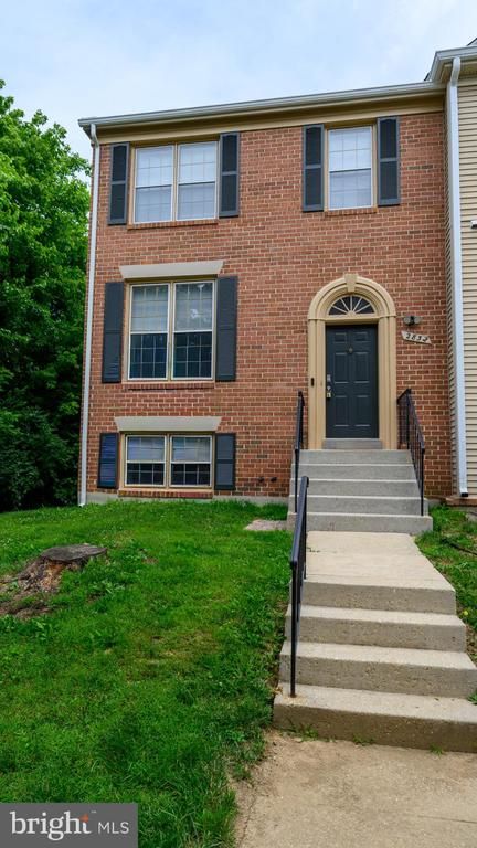 2832 Strauss Ter, Silver Spring, MD 20904