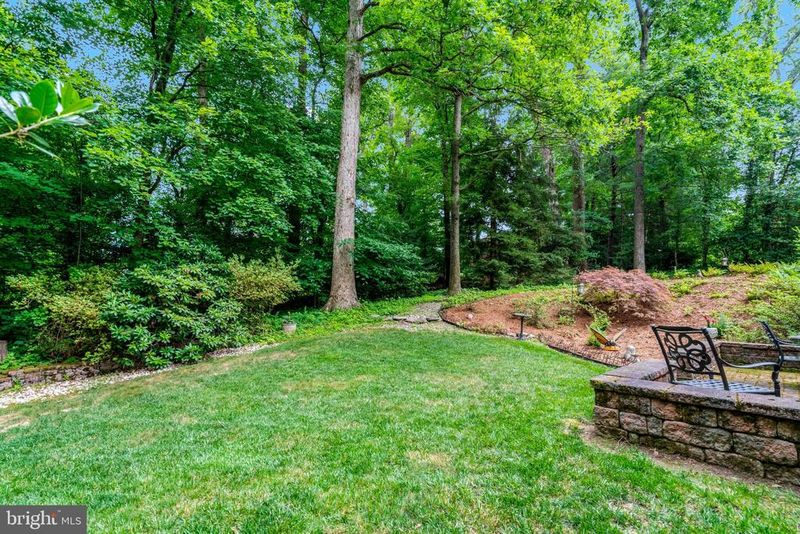 8422 Georgian Way, Annandale, VA 22003