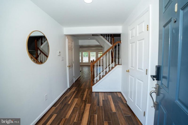 25193 Destination Sq, Aldie, VA 20105