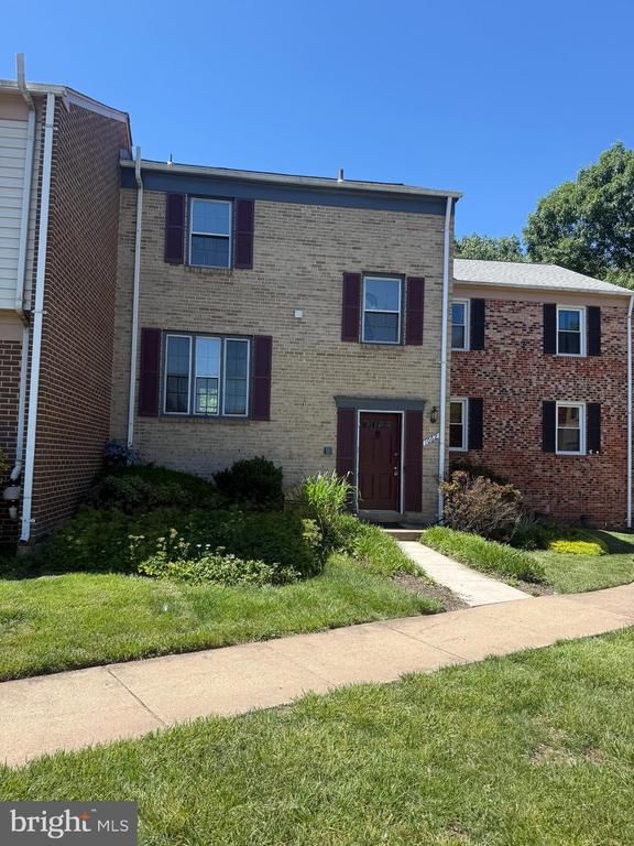 1062 Tottenham Ct, Sterling, VA 20164