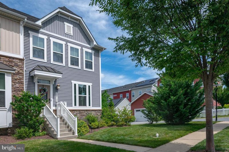 1317 Scheer St, Brunswick, MD 21716