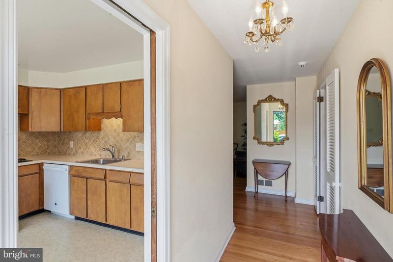 4017 N Stafford St, Arlington, VA 22207