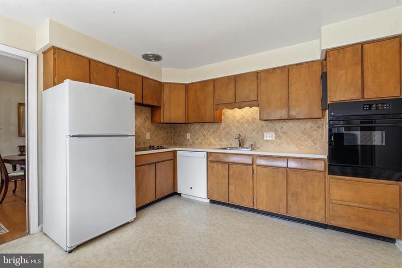 4017 N Stafford St, Arlington, VA 22207