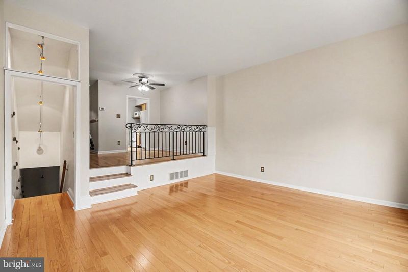 8418 Penshurst Dr #592, Springfield, VA 22152