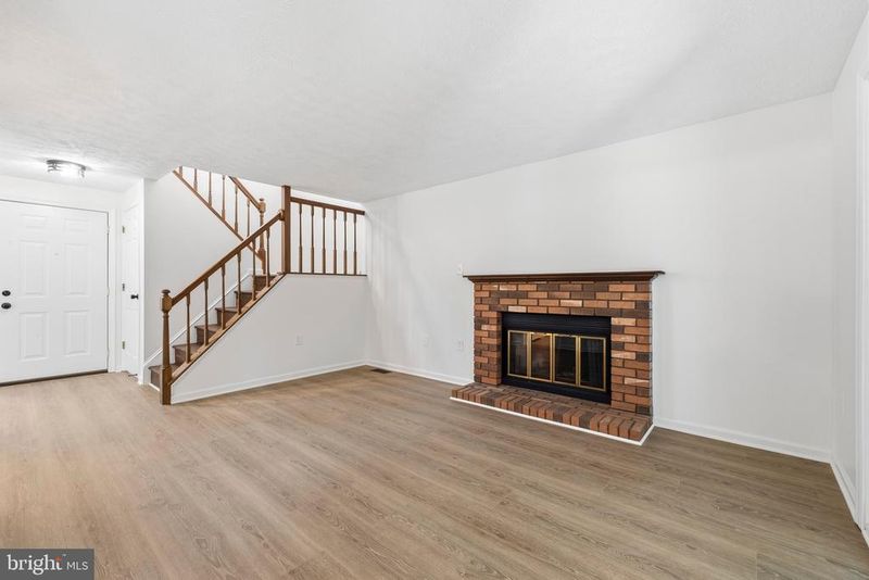 19832 Mayhill Ter, Gaithersburg, MD 20879