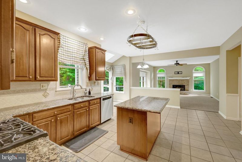 47165 Timberland Pl, Sterling, VA 20165