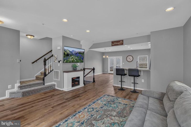 1317 Scheer St, Brunswick, MD 21716