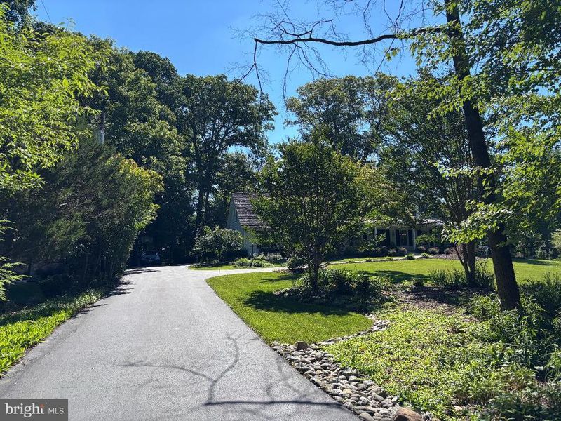 1123 Laurelwood Dr, Mclean, VA 22102