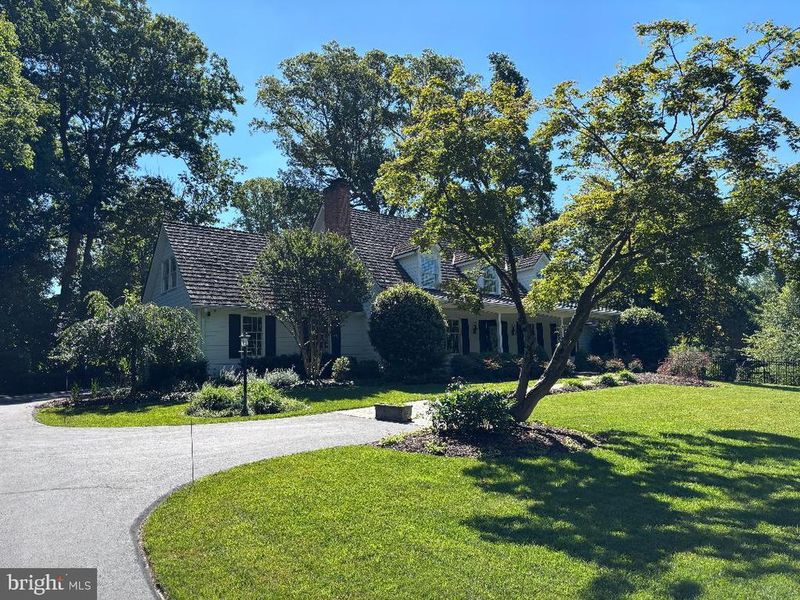 1123 Laurelwood Dr, Mclean, VA 22102