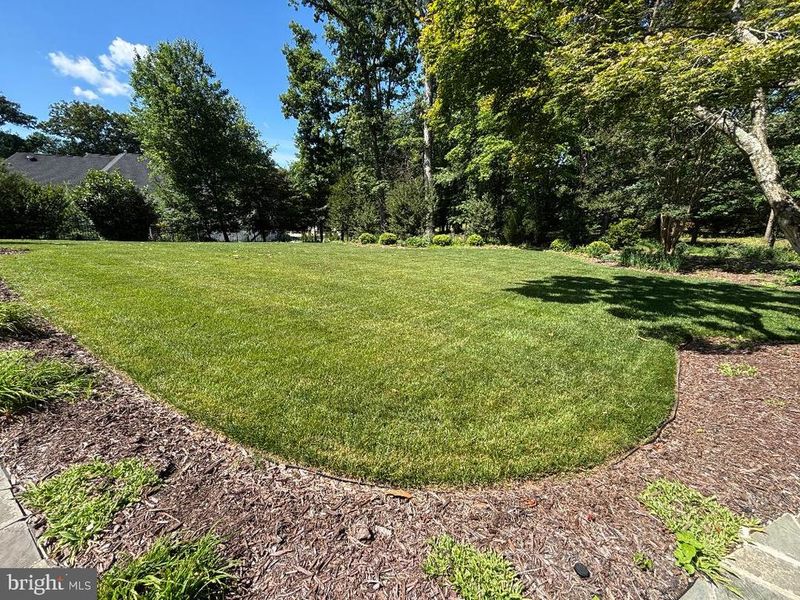 1123 Laurelwood Dr, Mclean, VA 22102