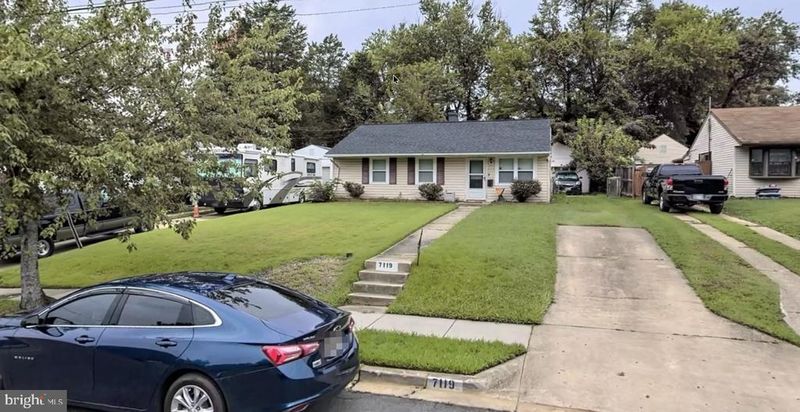 7119 Leyte Dr, Oxon Hill, MD 20745