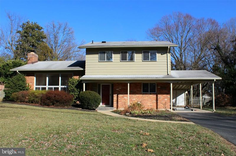 1049 Balls Hill Rd, Mclean, VA 22101