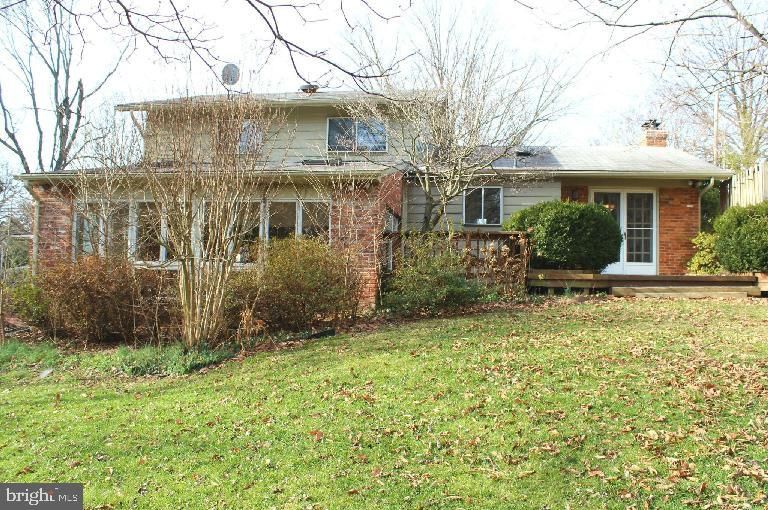 1049 Balls Hill Rd, Mclean, VA 22101