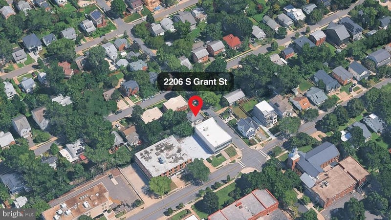 2206 S Grant St S, Arlington, VA 22202