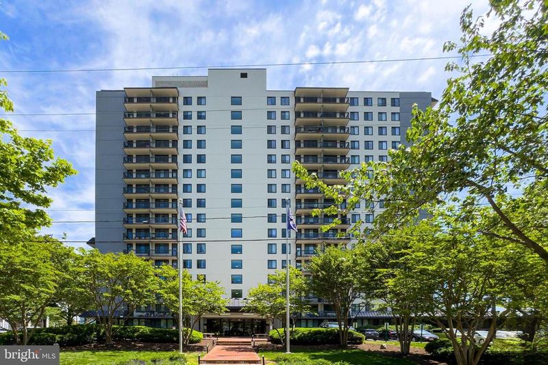 801 N Pitt St N #910, Alexandria, VA 22314