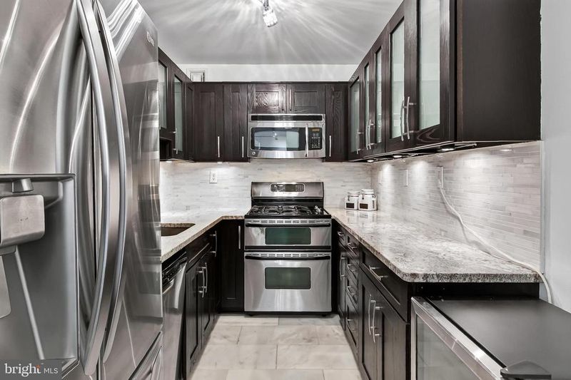 801 N Pitt St N #910, Alexandria, VA 22314
