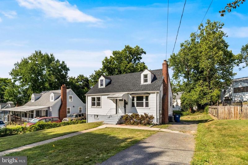 109 S Huron Dr, Oxon Hill, MD 20745
